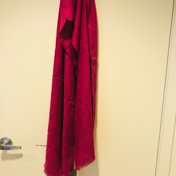 Scarf - Picture 2 of 4